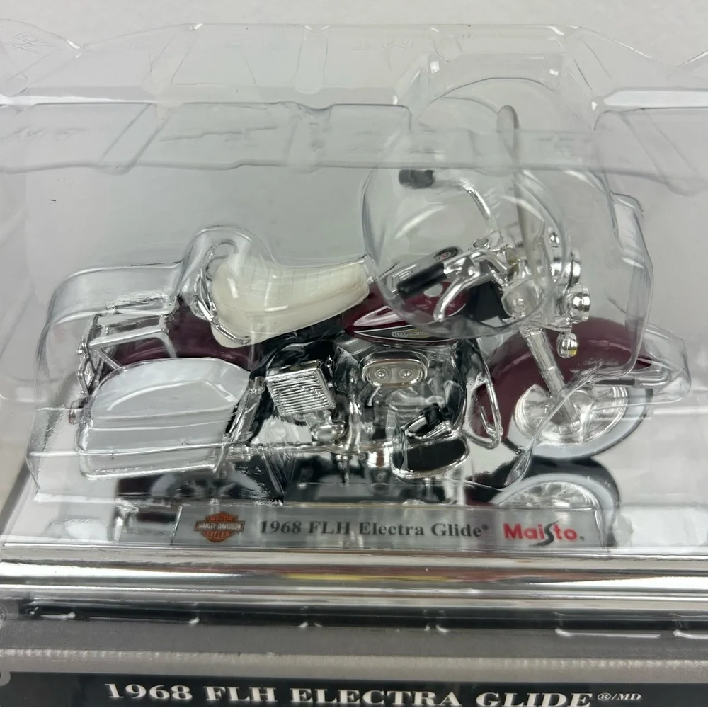 NIB Maisto (Avon) HarleyDavidson 1968 FLH Electra Glide 1:18 DieCast Collectible